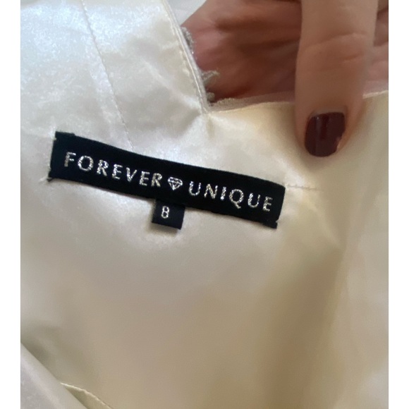 White one shoulder dress - Picture 3 of 3